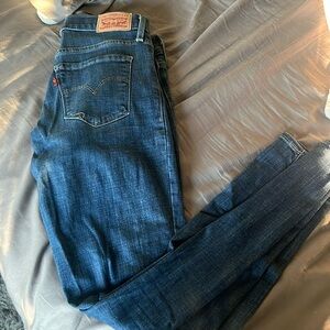 Levi 311 shaping skinny jean